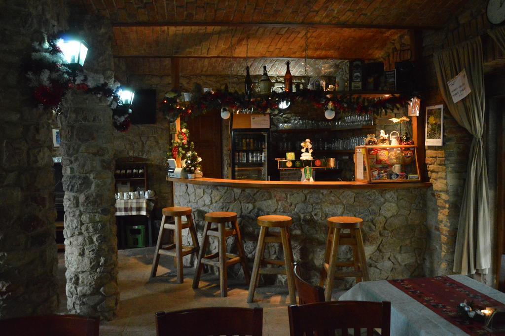 Restaurace A Penzion U Lva Karlštejn Exterior foto